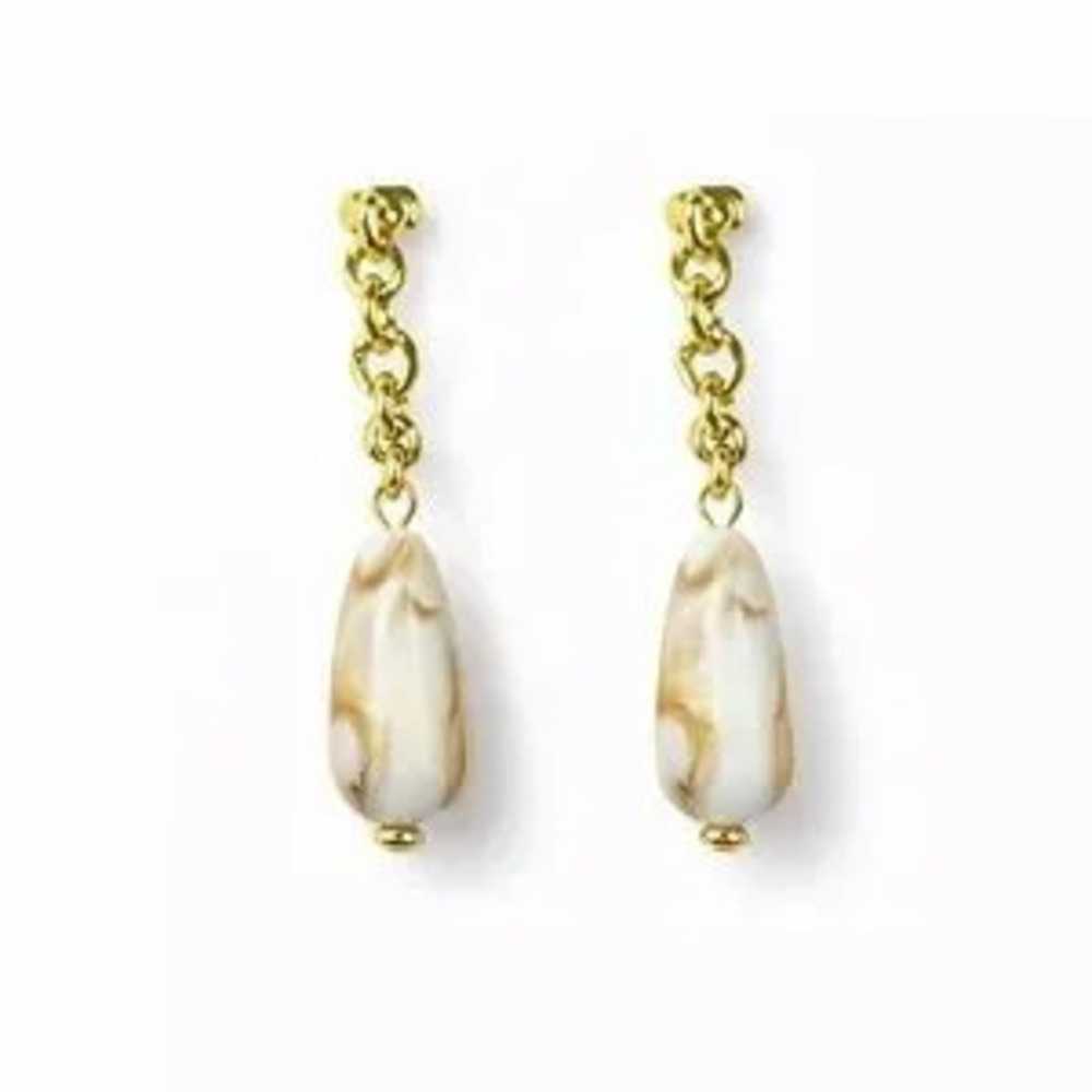 Elegant Gold and Cream Chain Earrings ??